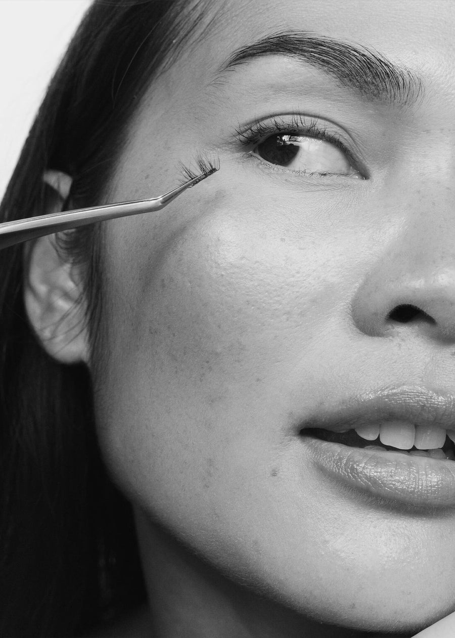 THE LASH BAR